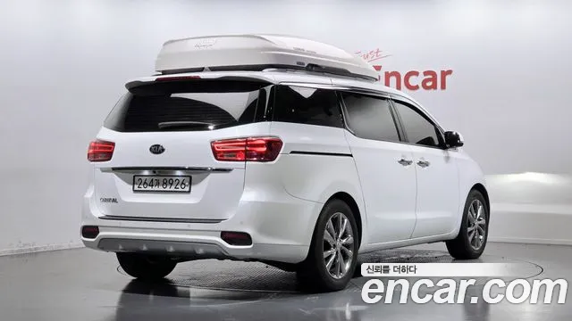 Kia Carnival 2019 thumb 2