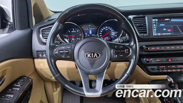 Kia Carnival 2019 thumb 12
