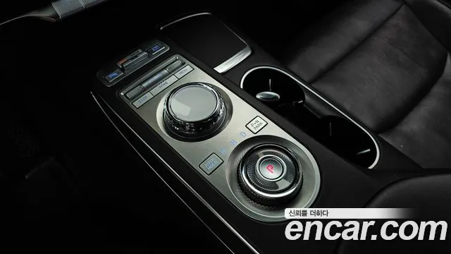 Genesis GV70 2021 thumb 9