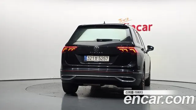 Volkswagen Tiguan 2021 thumb 4