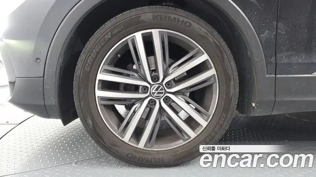 Volkswagen Tiguan 2021 thumb 5