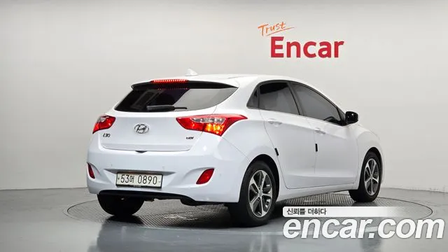 Hyundai i30 2015 thumb 2