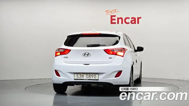 Hyundai i30 2015 thumb 4