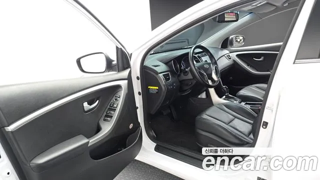 Hyundai i30 2015 thumb 10