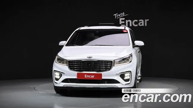 Kia Carnival 2018 thumb 3