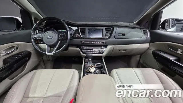 Kia Carnival 2018 thumb 7