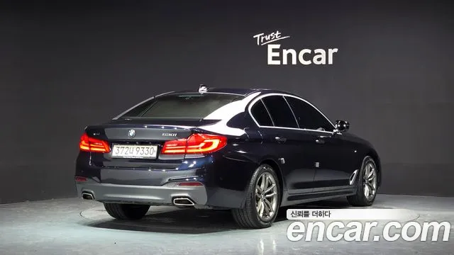 BMW 5-Series 2017 thumb 2