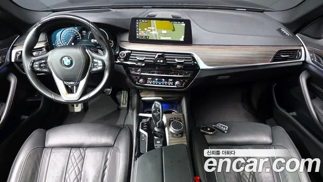 BMW 5-Series 2017 thumb 7