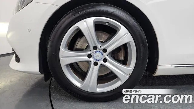 Mercedes-Benz E-Класс 2016 thumb 5