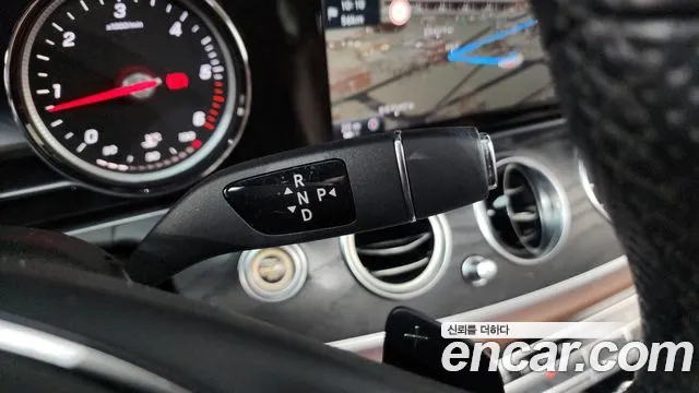 Mercedes-Benz E-Класс 2016 thumb 9