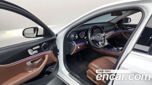 Mercedes-Benz E-Класс 2016 thumb 10