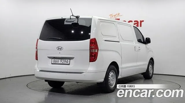 Hyundai Starex 2015 thumb 2