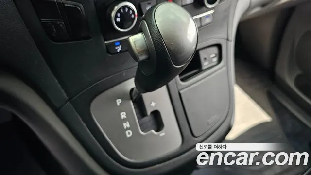 Hyundai Starex 2015 thumb 9