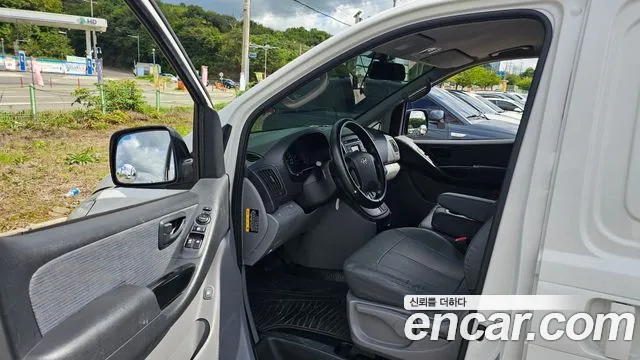 Hyundai Starex 2015 thumb 10