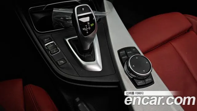 BMW 3-Series 2016 thumb 9