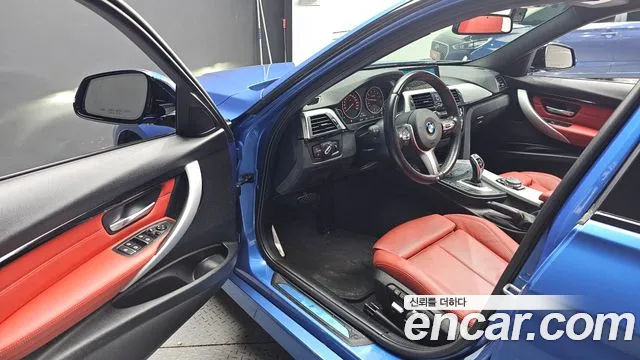 BMW 3-Series 2016 thumb 10