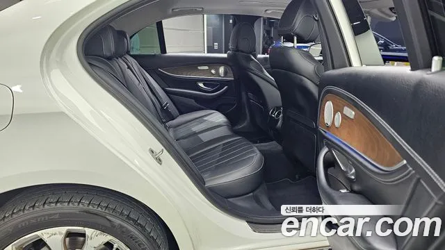 Mercedes-Benz E-Класс 2018 thumb 12