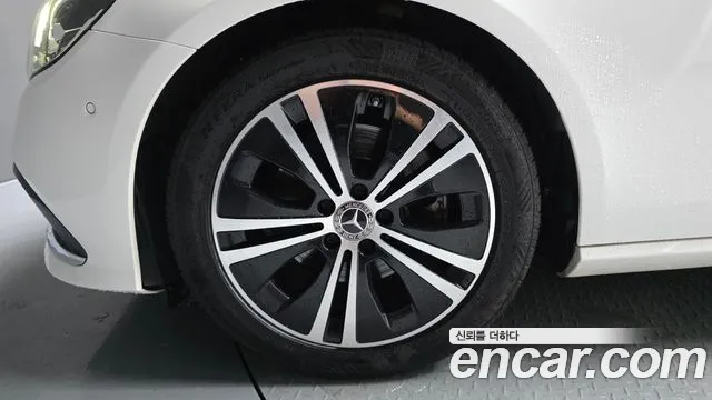 Mercedes-Benz E-Класс 2021 thumb 5