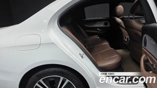 Mercedes-Benz E-Класс 2021 thumb 11