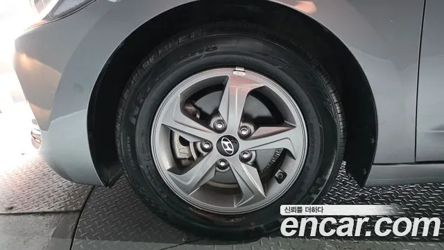 Hyundai Avante 2016 thumb 4