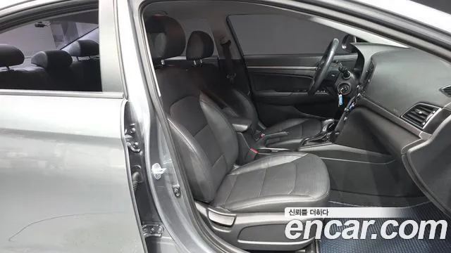 Hyundai Avante 2016 thumb 10