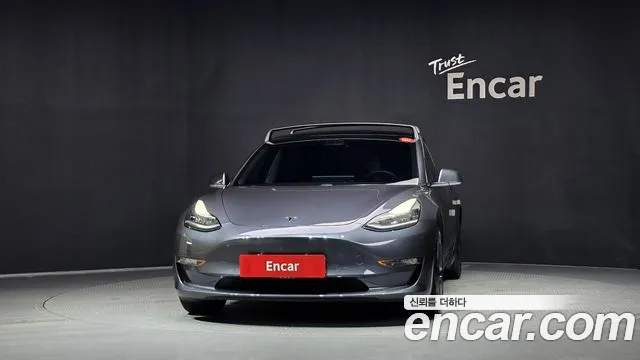 Tesla Model 3 2020 thumb 3