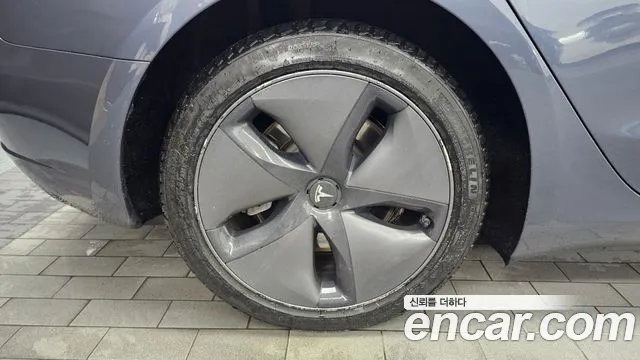 Tesla Model 3 2020 thumb 5