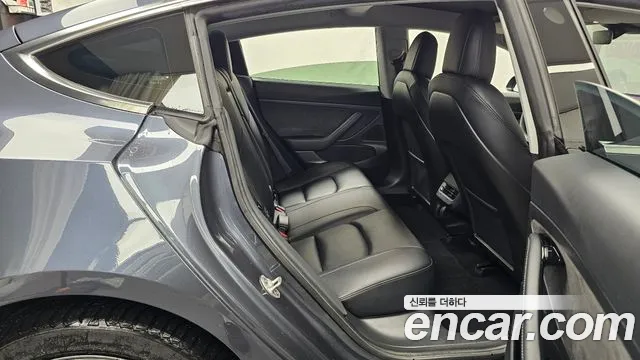 Tesla Model 3 2020 thumb 11