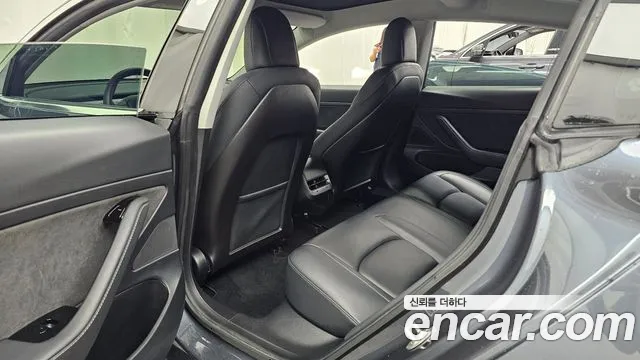Tesla Model 3 2020 thumb 12