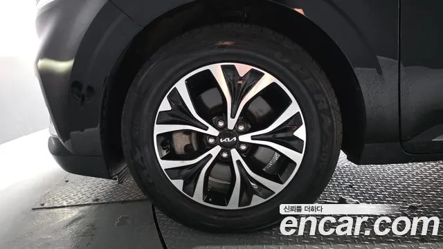 Kia Carnival 2023 thumb 4