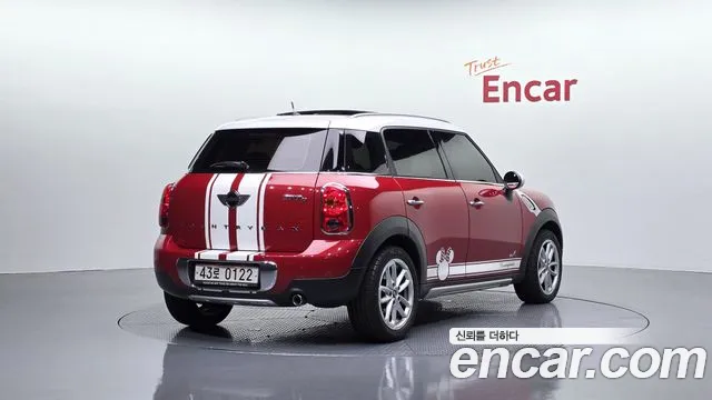 MINI Countryman 2016 thumb 2