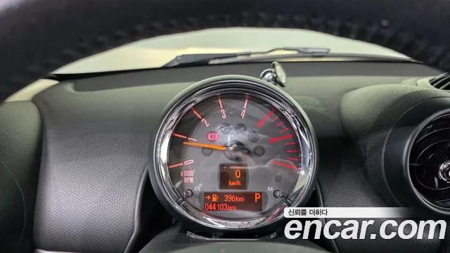 MINI Countryman 2016 thumb 8