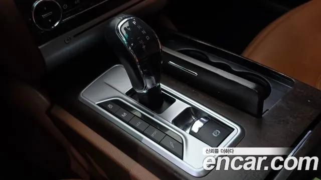 Maserati Quattroporte 2016 thumb 9