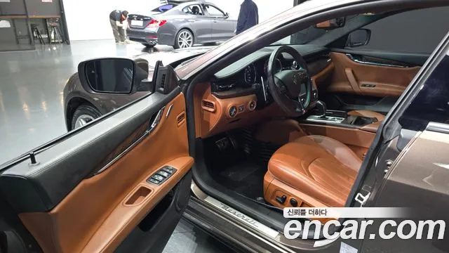 Maserati Quattroporte 2016 thumb 10
