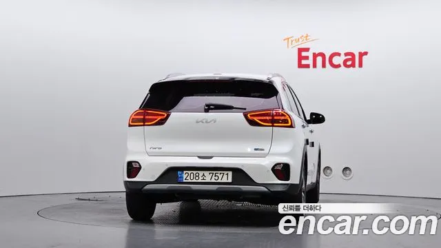 Kia Niro 2021 thumb 4