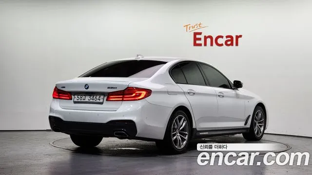 BMW 5-Series 2017 thumb 2