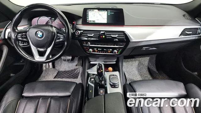 BMW 5-Series 2017 thumb 7