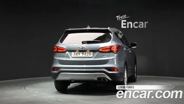 Hyundai Santa Fe 2017 thumb 4
