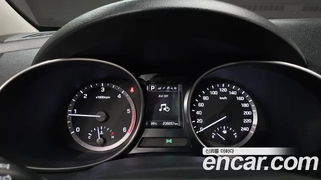 Hyundai Santa Fe 2017 thumb 8