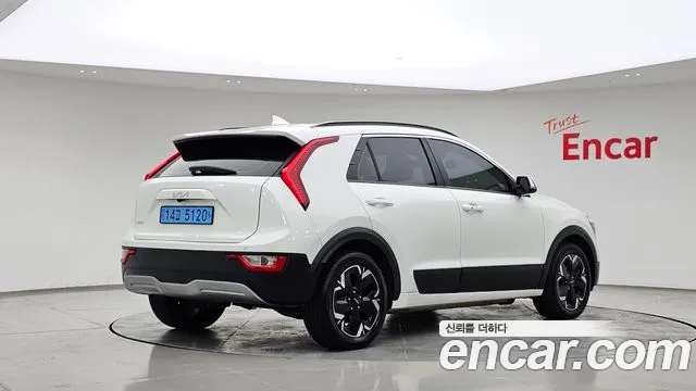 Kia Niro 2022 thumb 2