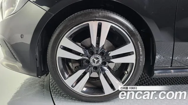 Mercedes-Benz A-Класс 2018 thumb 4