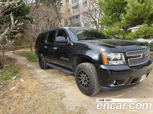Chevrolet Surburban 2008 thumb 2