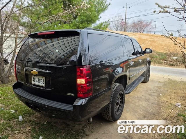 Chevrolet Surburban 2008 thumb 4