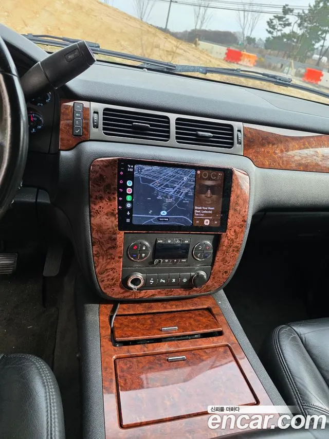 Chevrolet Surburban 2008 thumb 8