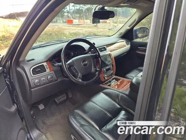 Chevrolet Surburban 2008 thumb 10