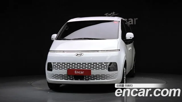 Hyundai Staria 2024 thumb 3