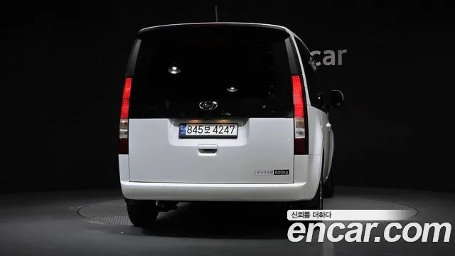 Hyundai Staria 2024 thumb 4