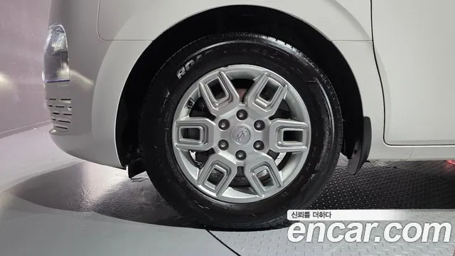 Hyundai Staria 2024 thumb 5
