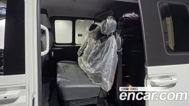 Hyundai Staria 2024 thumb 11