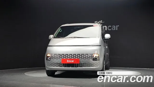 Hyundai Staria 2024 thumb 2